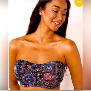 La Vie En Rose Bikini top and bottom. Sizes: Top Petite D & Bottom XS